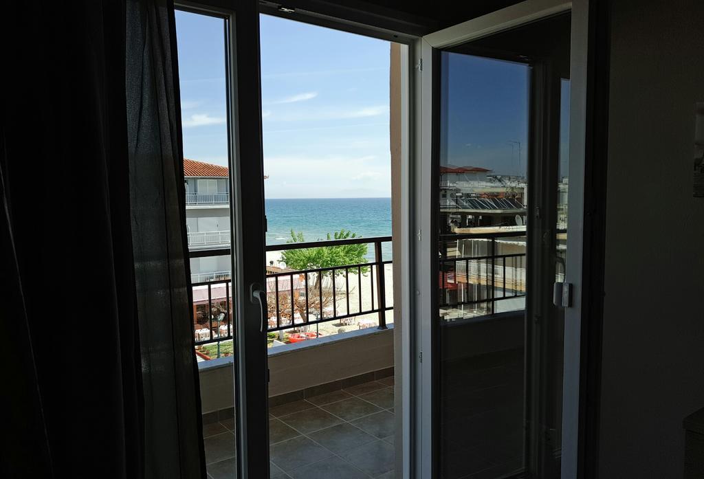 Studio Just On The Beach Paralia Katerinis Exterior photo