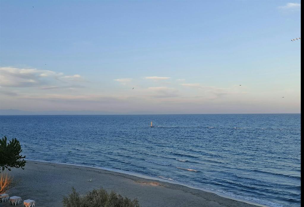 Studio Just On The Beach Paralia Katerinis Exterior photo